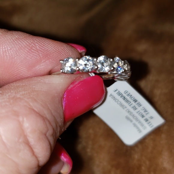 Sz 5, Swarovski Zirconia, 7-stone band, 925 Silver, TCW 2.6 Carats, NWT - Picture 7 of 11